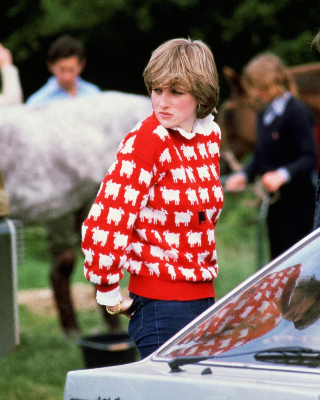 Sotheby’s: Πουλά αποκαλυπτικές επιστολές για το Black Sheep Sweater της πριγκίπισσας Diana
